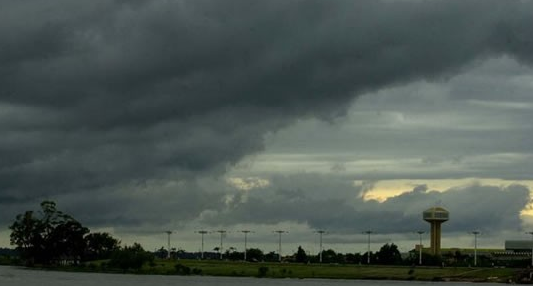 Rige un alerta meteorológico por tormentas fuertes a muy corto plazo