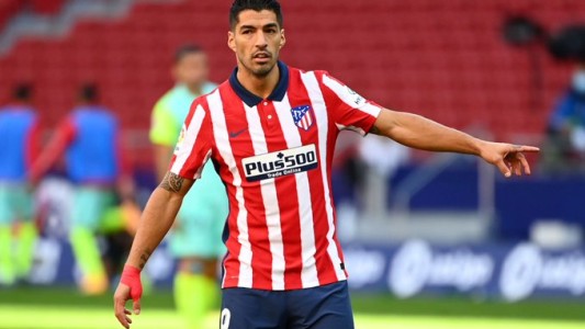 Tremendo debut de Luis Suárez: 20 minutos, una asistencia y dos goles