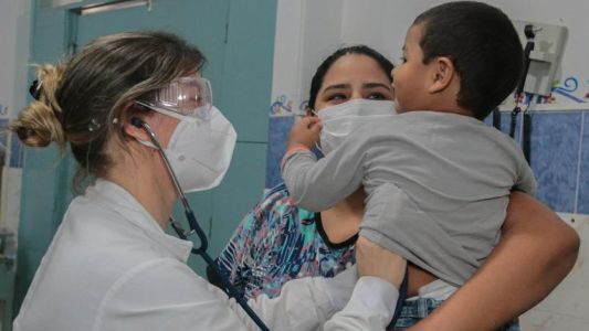 Covid-19: los controles de salud para niños y niñas no se suspenden