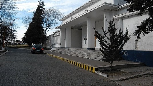 Insólito: el intendente de Punta Alta y funcionarios hicieron una inhumación por paro municipal