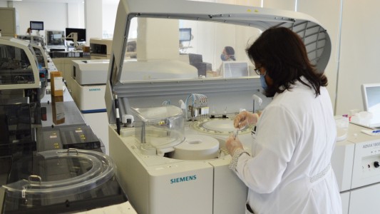 Segunda jornada consecutiva con más de 2000 casos en la provincia