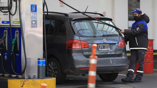 Postergaron por dos semanas la actualización de impuestos a los combustibles