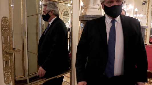 El Gobierno anuncia medidas para frenar la sangría de dólares