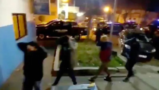 42 detenidos en una fiesta clandestina en una casa