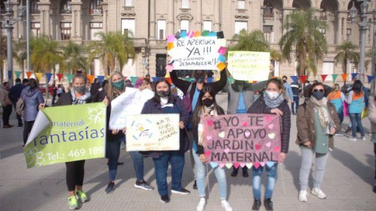 Autoridades muncipales y provinciales recibieron a los jardines de infantes
