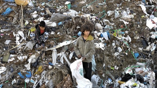 Advierten que 115 millones de personas pueden caer este año en la pobreza extrema a nivel global