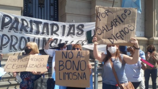 Trabajadores de la salud volvieron a marchar a Casa de Gobierno
