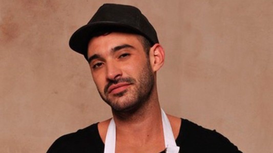 Nacho Sureda sirvió su plato con las manos y se convirtió en el primer eliminado