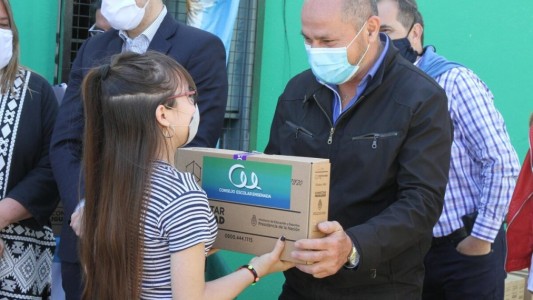 El intendente de Ensenada dio positivo por Covid-19 y el ministro Trotta se tuvo que aislar