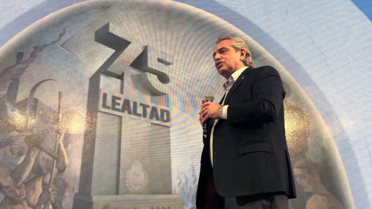 Alberto Fernández celebró el Día de la Lealtad