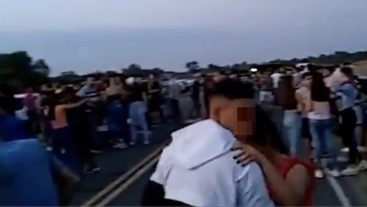 Video: fiesta ilegal en una ruta en Chaco