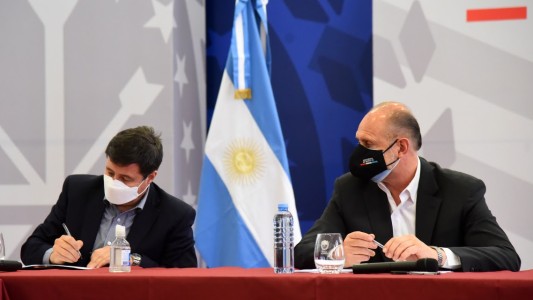 Perotti y Arroyo firman convenio de asistencia alimentaria y sanitaria para 6 ciudades santafesinas