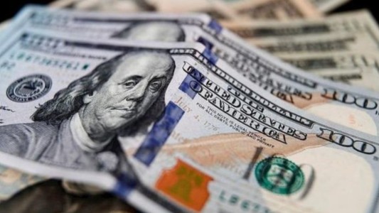 Cae el dólar blue con la expectativa en de la emisión de bonos