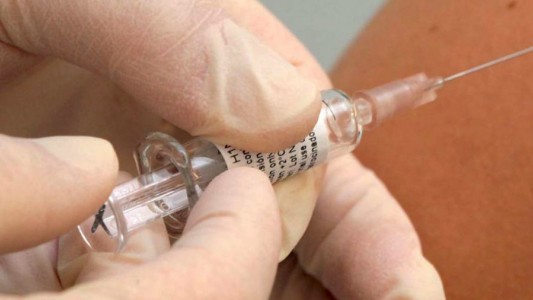 Abrirán registro de voluntarios para implementar un operativo inédito de vacunación