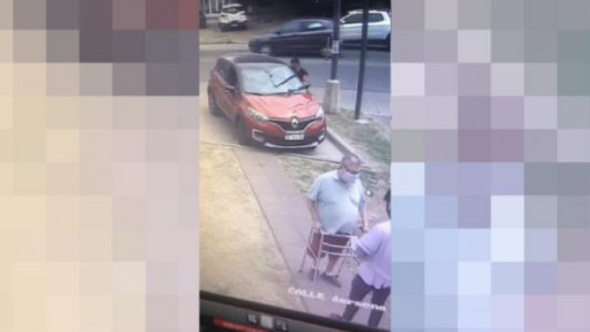 Dictan prisión preventiva para una mujer que robó a un hombre con Parkinson