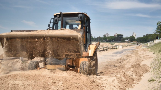 La Municipalidad pone en condiciones las playas y parques para el verano