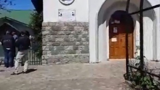 Grupos mapuches tomaron una iglesia en El Bolsón en reclamo de tierras