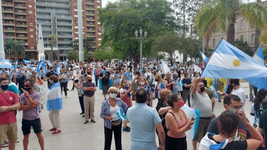 Se desarrolló un nuevo banderazo contra el Gobierno en diferentes puntos del país