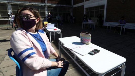 La carta de 500 docentes que piden volver de manera "urgente" a las escuelas