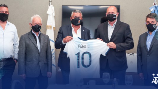 Perotti y "Chiqui" Tapia analizaron el re-lanzamiento de la Copa Santa Fe el año próximo