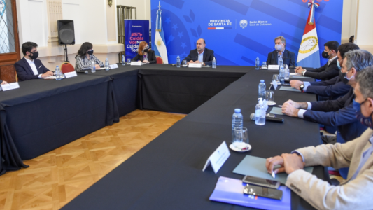 Perotti y Batakis presentaron el programa nacional Municipios de Pie