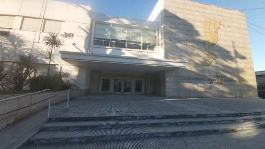 Contratados y empleados de planta del Ministerio de la Producción en estado de alerta