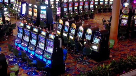 Reabren algunas salas del Casino Flotante y del Hipódromo de Palermo