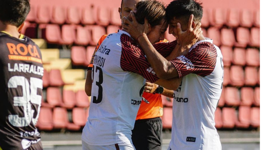 Colón ganó y queda a un paso de la clasificación