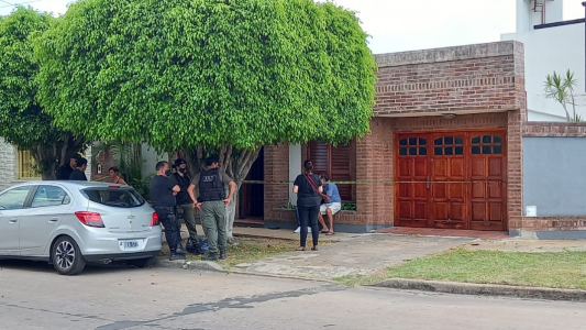Hirieron a un joven en una violenta entradera en barrio Sargento Cabral