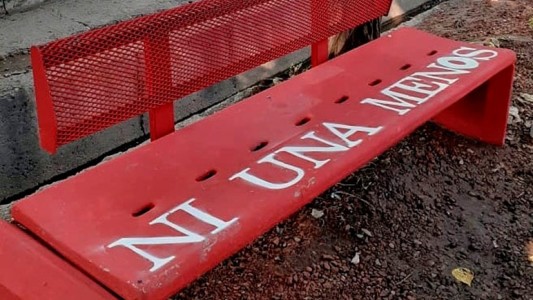 Recreo: inauguran un nuevo “Banco Rojo” por el 25N