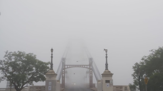 Precaución: Bancos de niebla dificultan la visibilidad en la ciudad