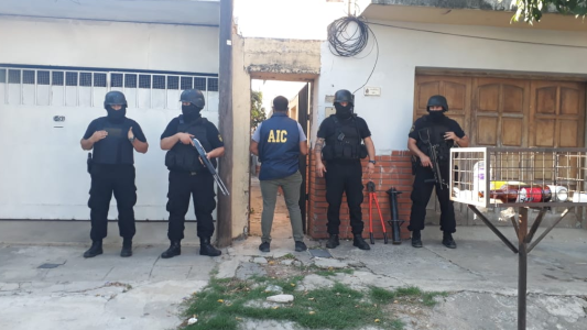 Detuvieron a tres personas por un robo en el microcentro