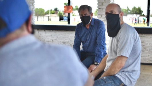 Jatón se reunió con vecinos para definir mejoras en barrio Transporte