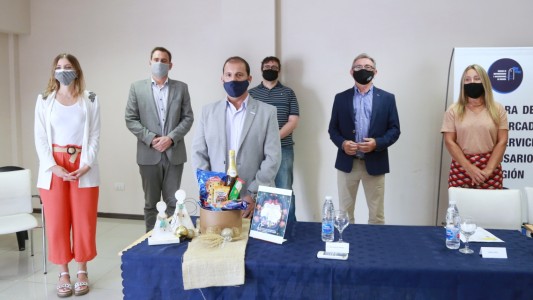 Santa Fe lanza una canasta navideña a precio promocional