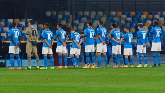 Homenaje a Maradona: jugadores del Nápoli salieron a la cancha con el dorsal número 10