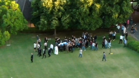 Diego ya está en Bella Vista: lo entierran junto a sus padres