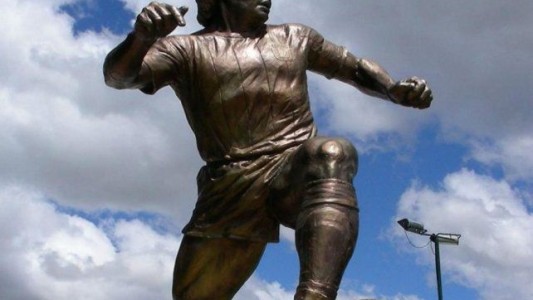 El Intendente de Escobar impulsa un monumento a Maradona