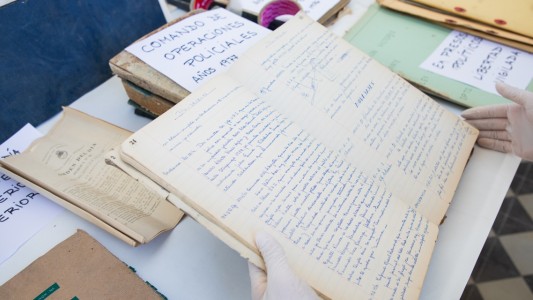 Hallan valiosa documentación que vincula a la policía con la última dictadura