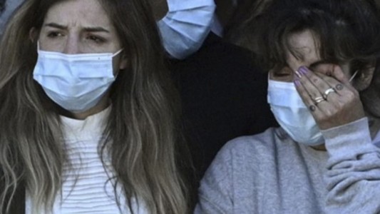 Revelaron los chats entre las hijas de Maradona y los médicos que lo atendieron