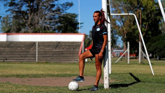 Histórico: la AFA habilitó por primera vez a una futbolista trans a jugar en Primera