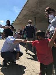 Realizaron un abrazo simbólico a los jardines municipales