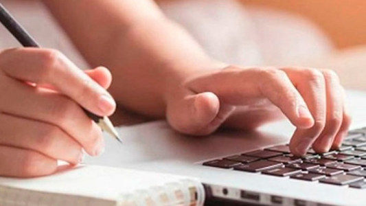 Renuevan y amplían créditos para adquirir computadoras para docentes