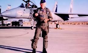 Murió el piloto estadounidense pionero en romper la barrera del sonido