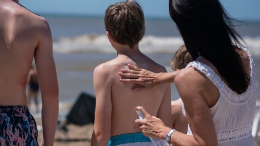 Tips para tener “una relación saludable con el sol”