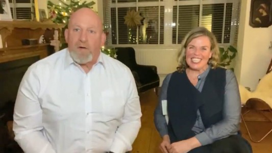 Una rafaelina, la primera argentina vacunada contra el Covid en Inglaterra