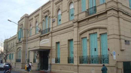 Una mujer propinó dos balazos en el rostro a su esposo en B° Coronel Dorrego