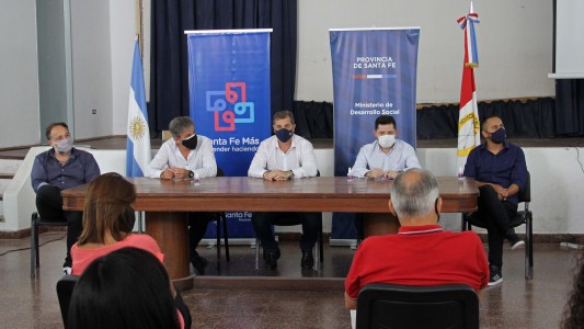 Santa Fe Más: se firmaron convenios con municipios y comunas del departamento La Capital