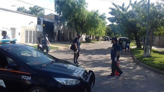 Dos jóvenes fueron atacados a balazos en Barrio Centenario