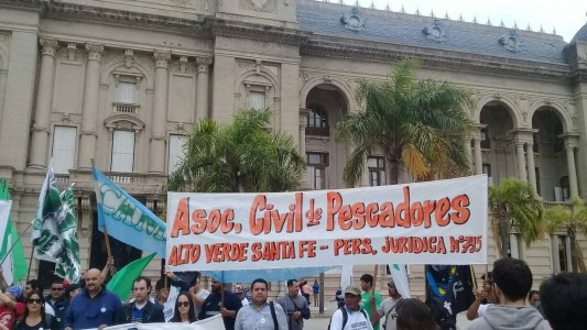 Pescadores se declaran en estado de asamblea: habrá movilización y corte de rutas