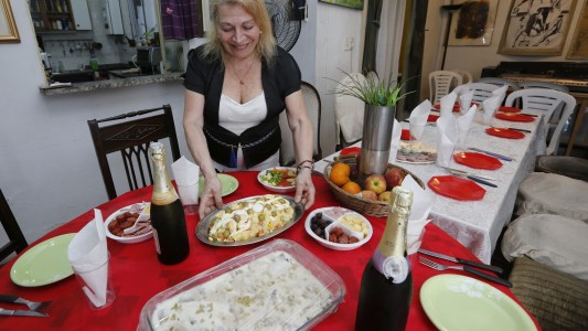 En víspera de la Navidad, ¿mesa afuera o adentro en Nochebuena?